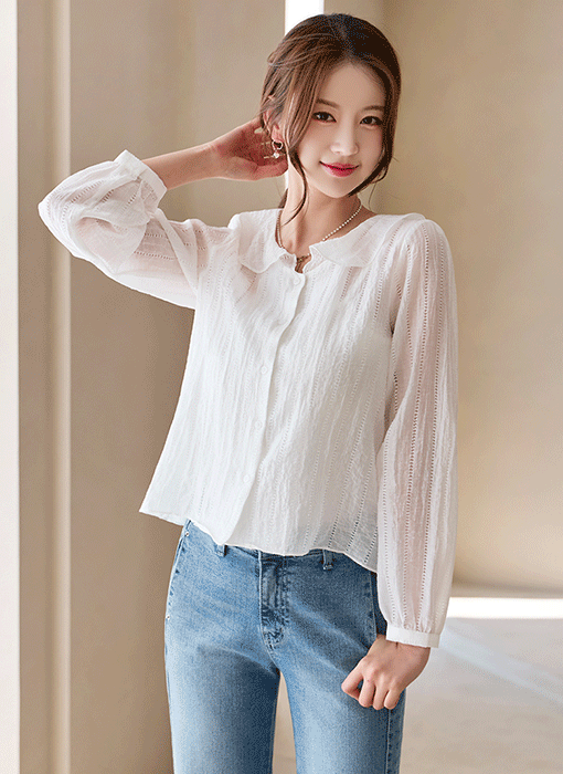 메이코 아일렛 자수 펀칭 시어서커 물결 카라 블라우스