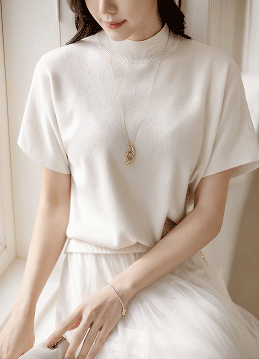 릴리엘 부드럽고 따스한 비스코스 반하이넥 니트