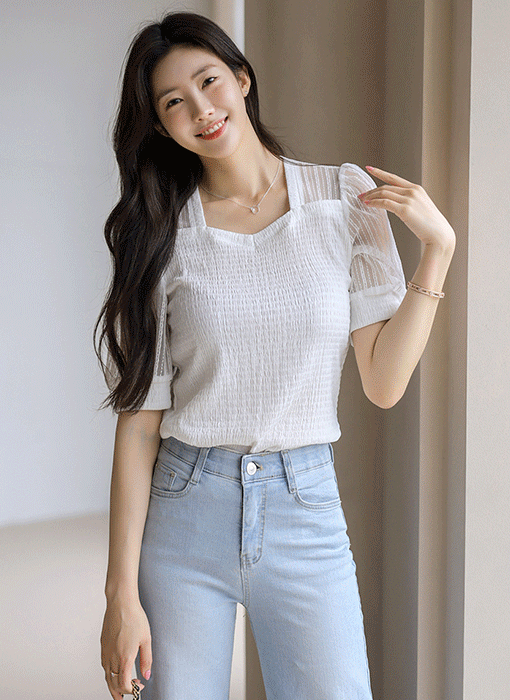 [LouisAngel] 블랑네즈 하트라인 시스루 레이스 배색 퍼프 블라우스 티
