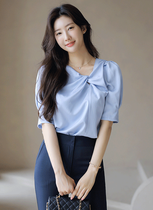 트윗 드레이프 볼륨 셔링 새틴 블라우스