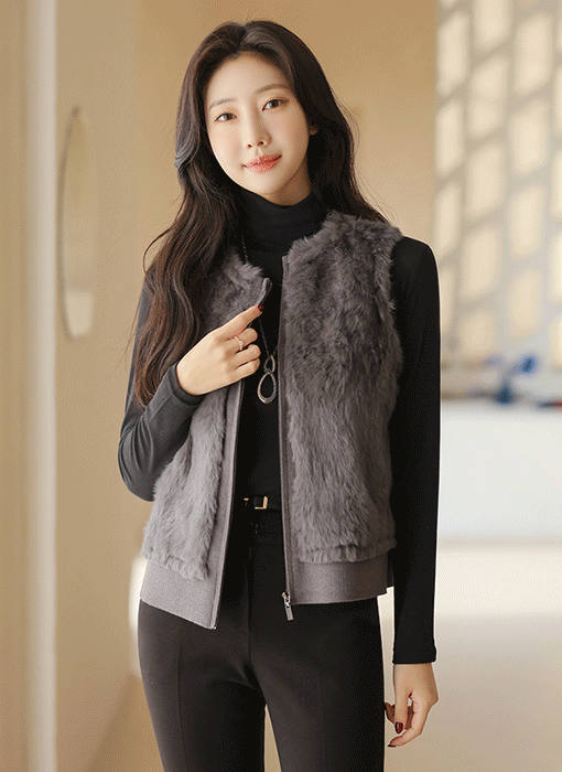 제닌 리얼 래빗퍼 트리밍 니트 조끼 집업 베스트