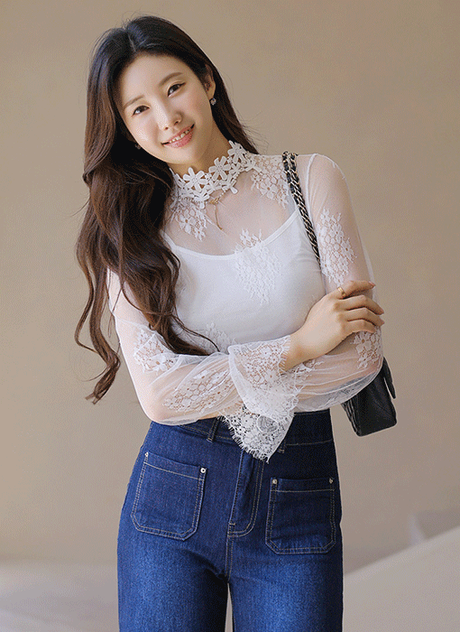 올리버 모티브 플라워 반하이넥 벨소매 시스루 레이스 레이어드 블라우스