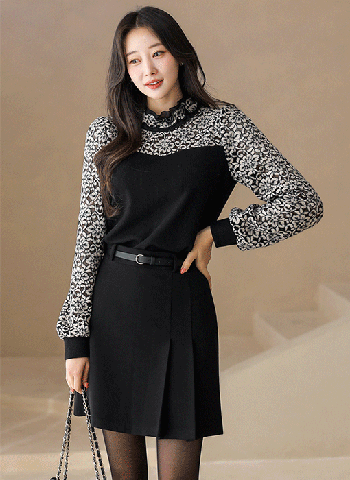 [LouisAngel] 라엘라 투톤 기모 레이스 하트 라인 배색 블라우스