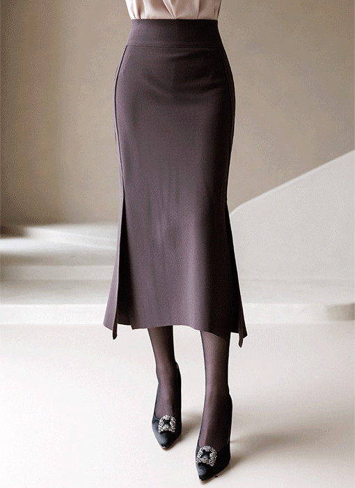 베이엘 언발 절개 쫀득 스판 머메이드 스커트