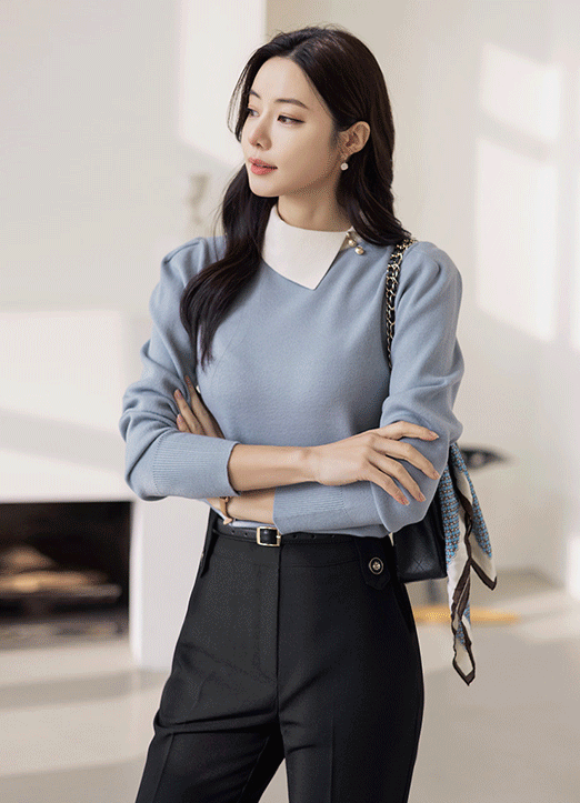 스텔린 골드 버튼 반하이넥 언발 카라 배색 니트