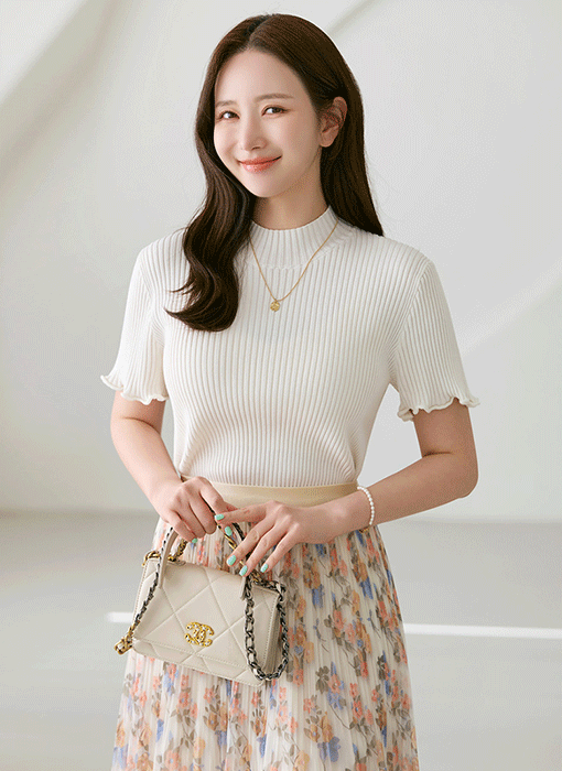 쿠알로 러플 소매 비스코스 반목 슬림 골지 니트