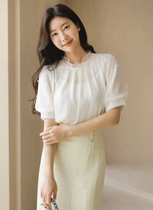 로에블 진주 퍼프소매 시스루 러플넥 블라우스