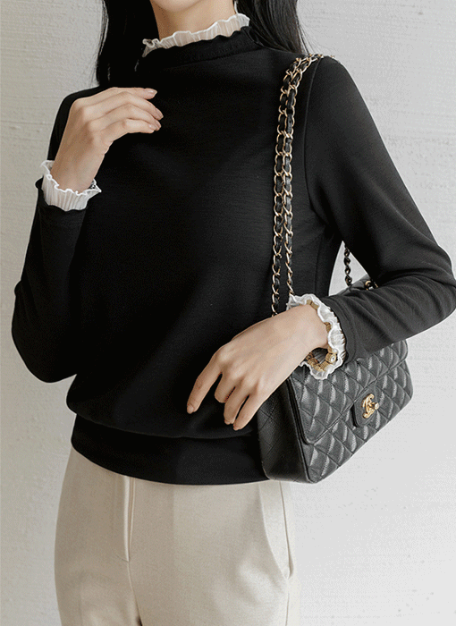 [LouisAngel] 레디트 웨이브 펄 프릴 배색 보카시 반하이넥 블라우스 티