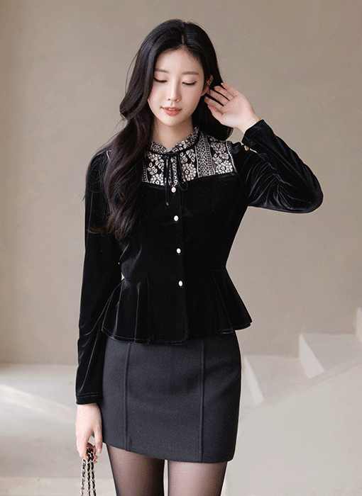 [LouisAngel] 세레드 하트 라인 플라워 레이스 배색 고혹적인 벨로아 페플럼 블라우스