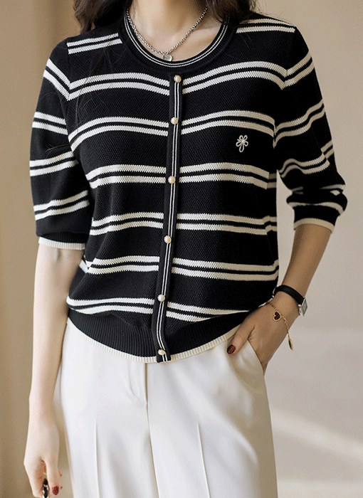 스카시 스트라이프 큐빅 플라워 브로치SET 라운드넥 7부소매 니트