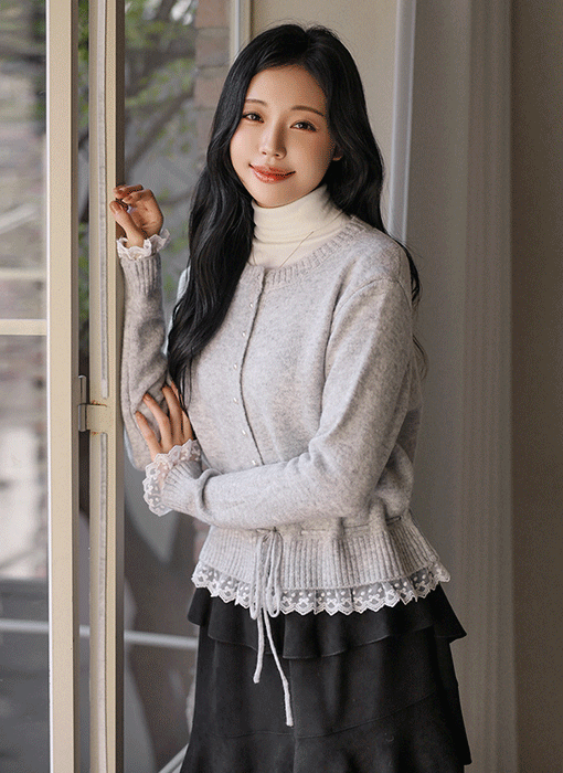 [Theonme] 프리아 레이스 레이어드 페미닌 스트링 진주 니트 가디건