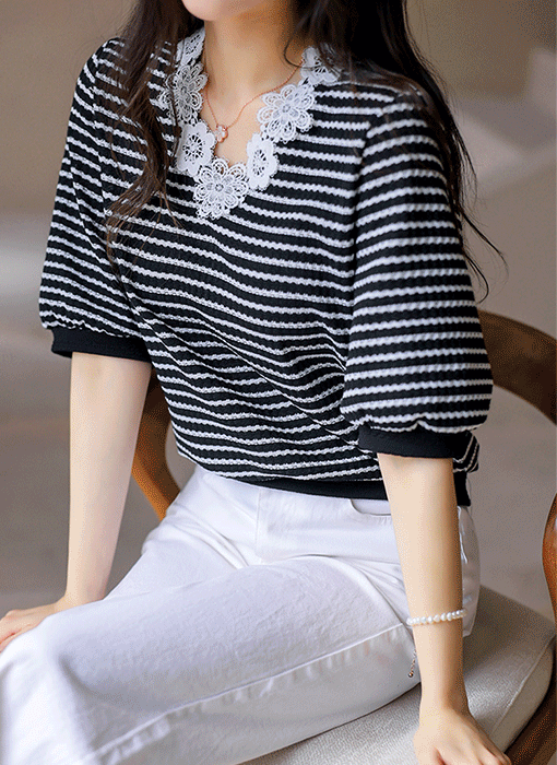 [LouisAngel] 모티브 플라워 레이스 배색 쟈가드 스트라이프 블라우스 티