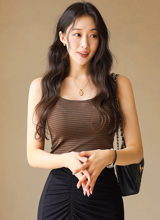 사계절 말랑 쫀득 소프트 터치 스트라이프 민소매 끈 나시