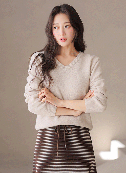 [Theonme] 베이직 울 블렌드 브이넥 니트