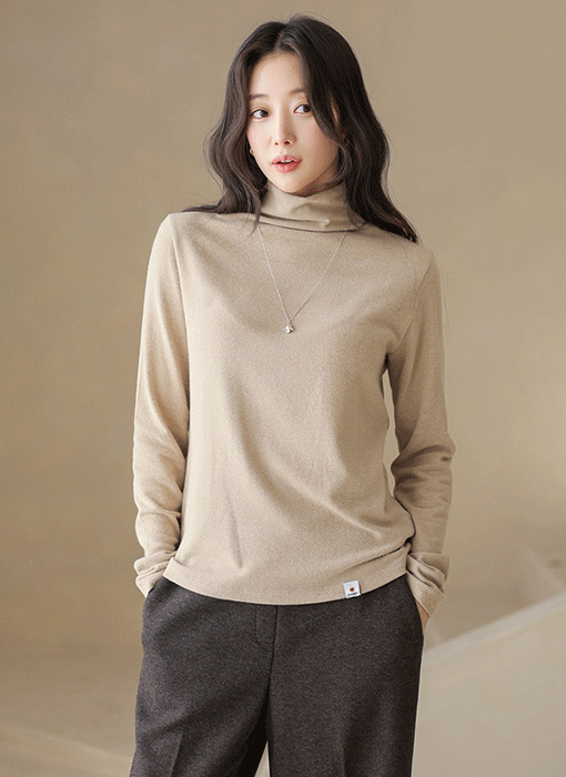 안단테플라워앙고라보들폴라 / [Theonme] 보들 앙고라 블렌딩 반하이넥 긴팔 티셔츠